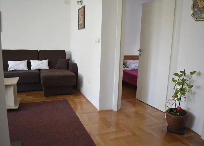 아파트 Apartman Pirot *